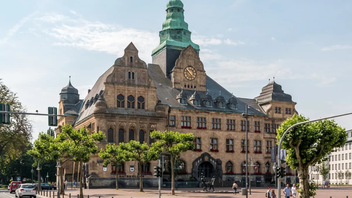 Rathaus Recklinghausen mit grünem Turmhelm